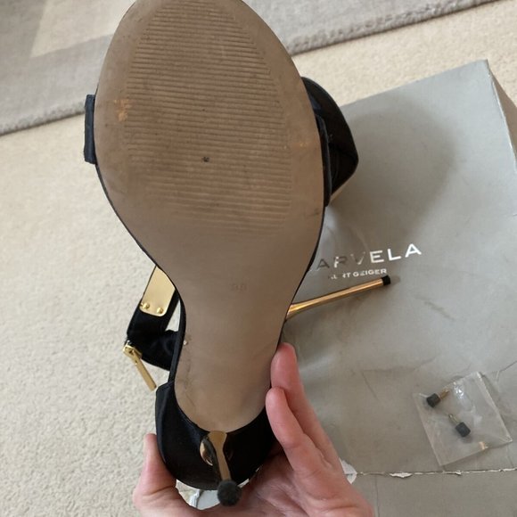 Carvella shoes size 5 - Picture 3 of 5